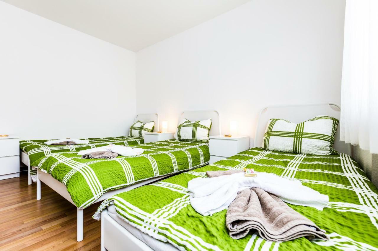 Workers Apartment Am Wiener Platz Cologne Exterior photo
